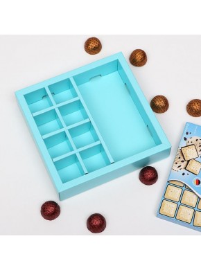 Коробка для конфет 8 шт + шоколад, с окном, 17,7 х 17,8 х 3,8 см, голубая